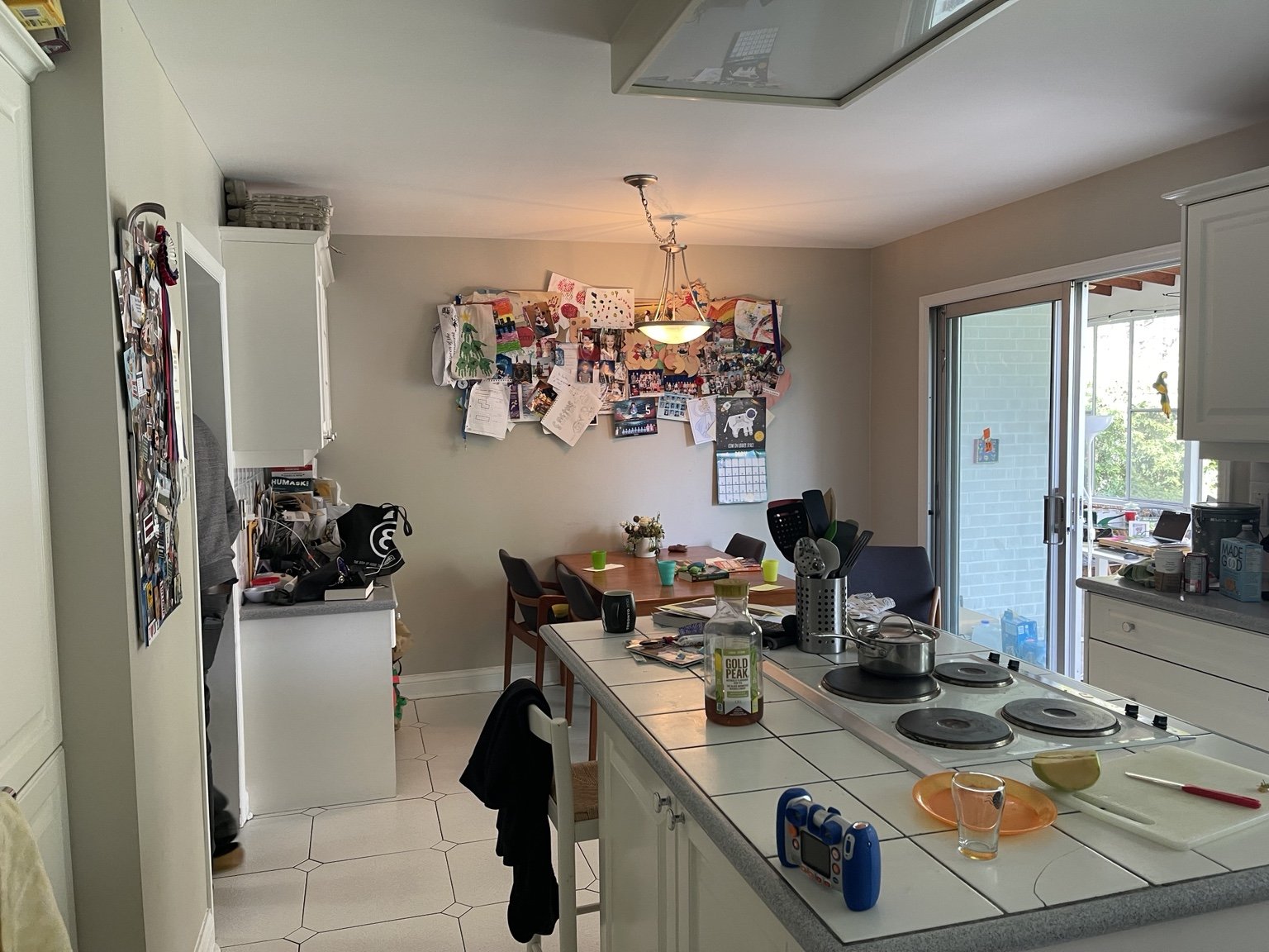 The kitchen before the renovation.